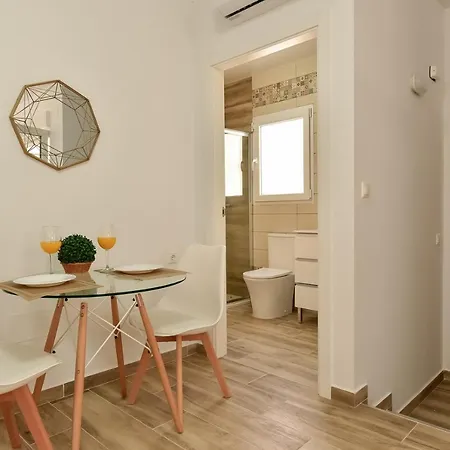 Apartament Cura *